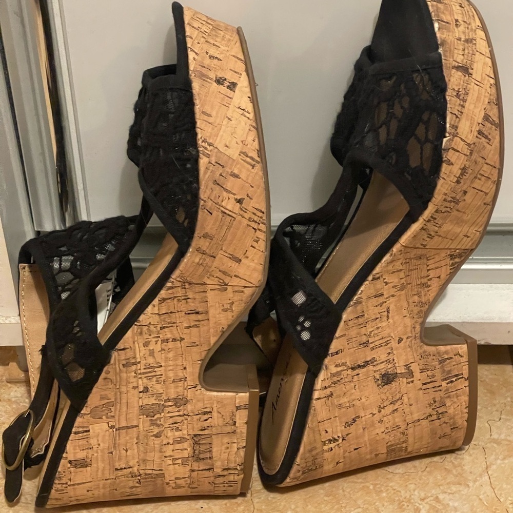 American Eagle Black Wedge Sandals- Women’s 9- Heels, Strappy Boho Lace cork - Picture 7 of 10